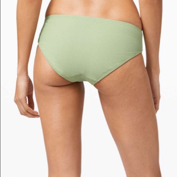 NWT Clear waters bikini bottom Med Rise